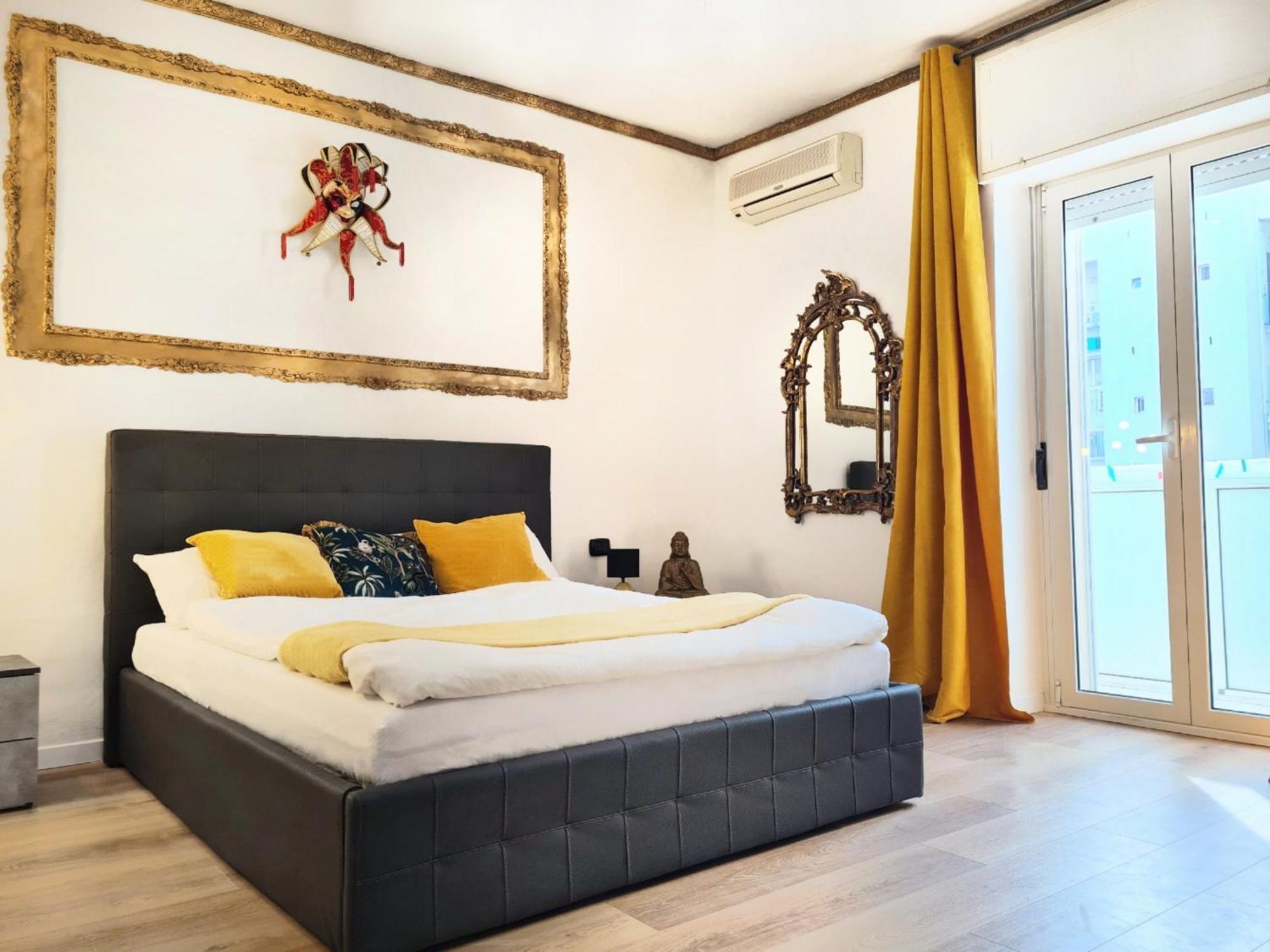 Luxury Flat In Center By The Sea Apartment Бари Екстериор снимка
