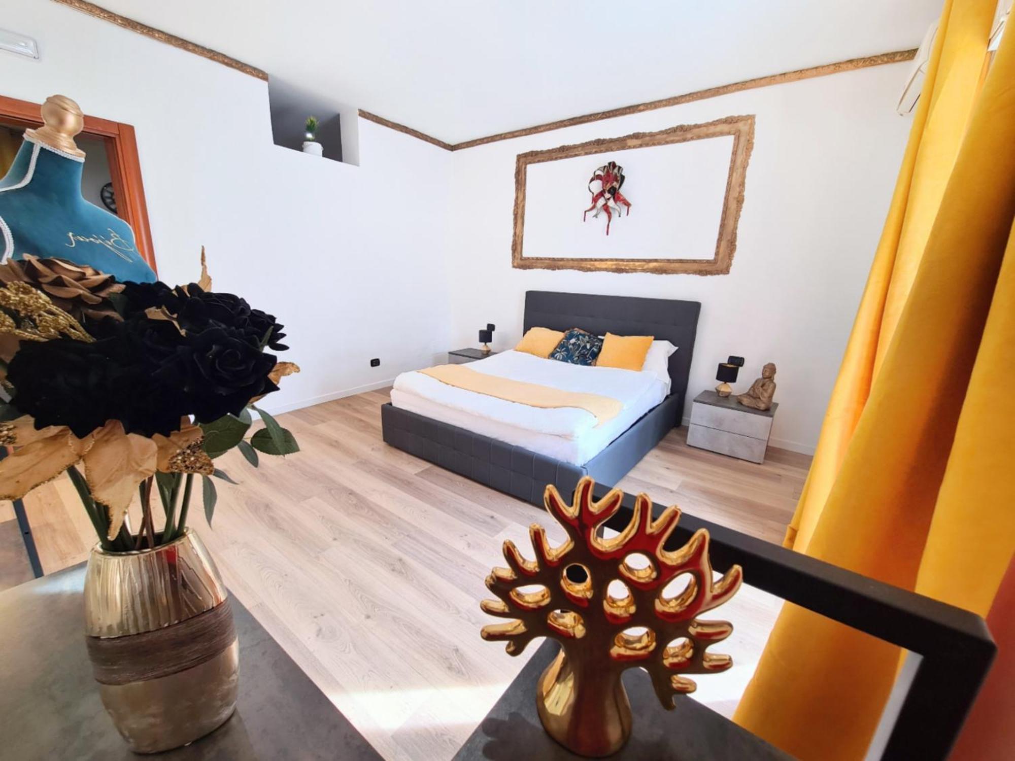 Luxury Flat In Center By The Sea Apartment Бари Екстериор снимка